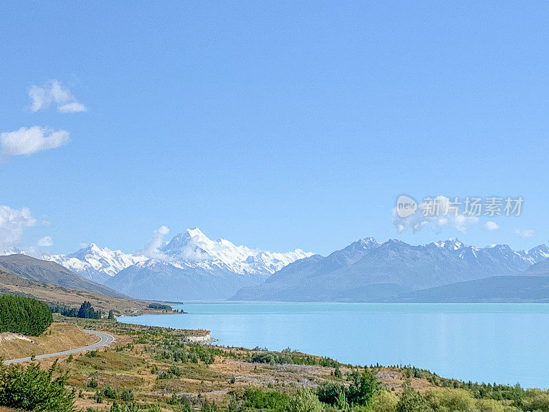 Mount Cook Road (State Highway 80)和Lake Pukaki view, Twizel, South Island, New Zealand